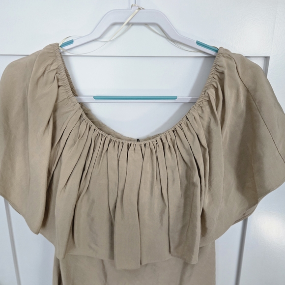 NWT Zara Camel Color Off The Shoulder Shirt With Ruffle Size XS Elastic Neckline - Picture 2 of 13